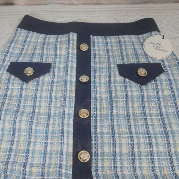 Milk & Honey Tweed Mini Kirt with Faux Leather Detail and Silver Tone Buttons - Picture 3 of 6